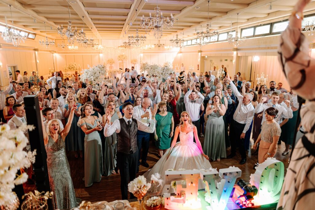 Tamada Hochzeitsmoderator Bamberg für russisch Deutsche Hochzeiten Tatjana Gruber Musikgruppe Atlantis